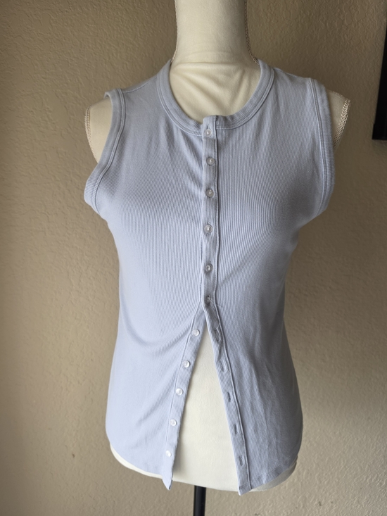 Abercrombie & Fitch Tops - Abercrombie & Fitch Women's Size M Light Blue Ribbed Button Front Tank Top Sleev